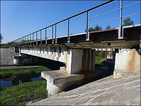 Мосты через реку Кривец в нечётной горловине.
